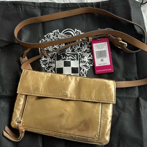 Vince Camuto Ryland cross body gold